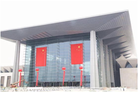 9米长的fun88乐天使超大超白玻璃再次应用于世界级的会展中心